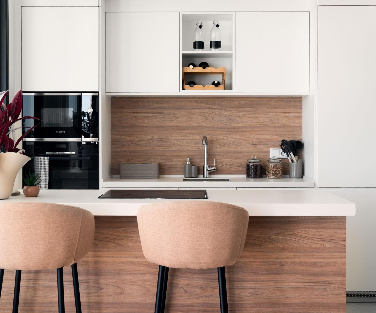 Fitted kitchen with island