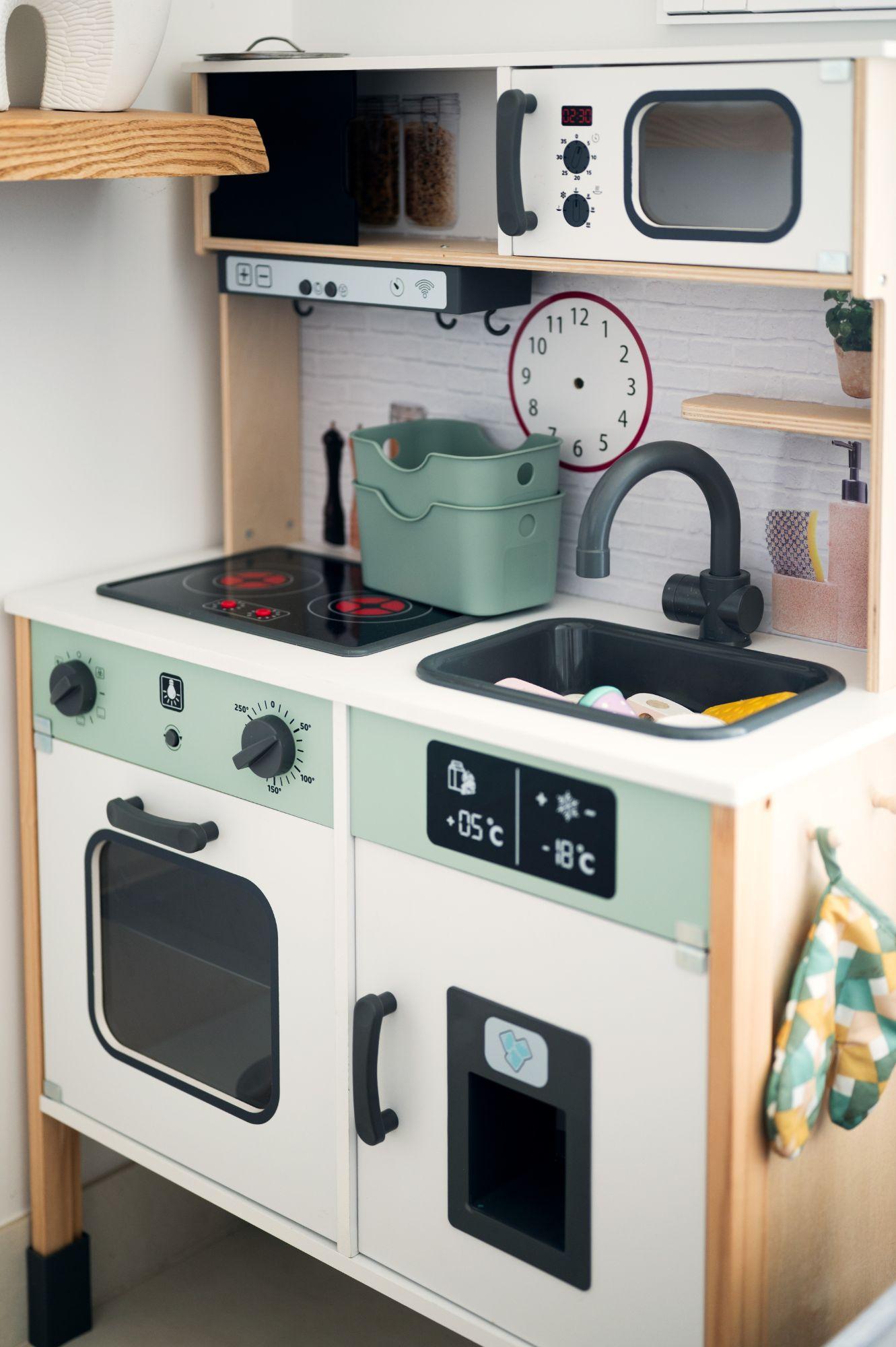 Children's play kitchen in the apartment